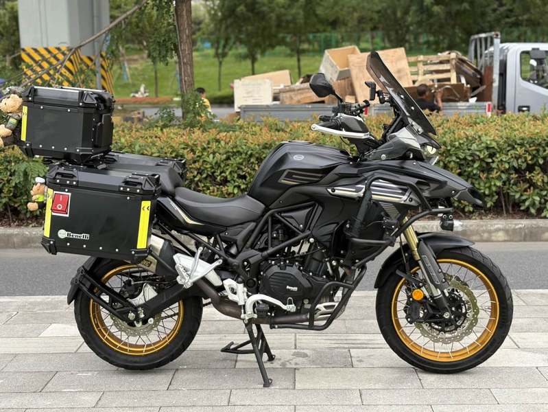 贝纳利 TRK552