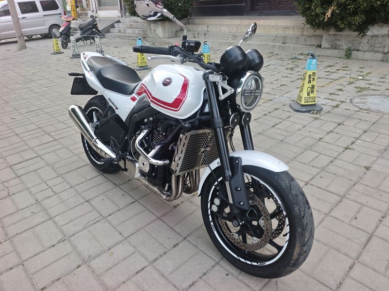 张雪机车 500F