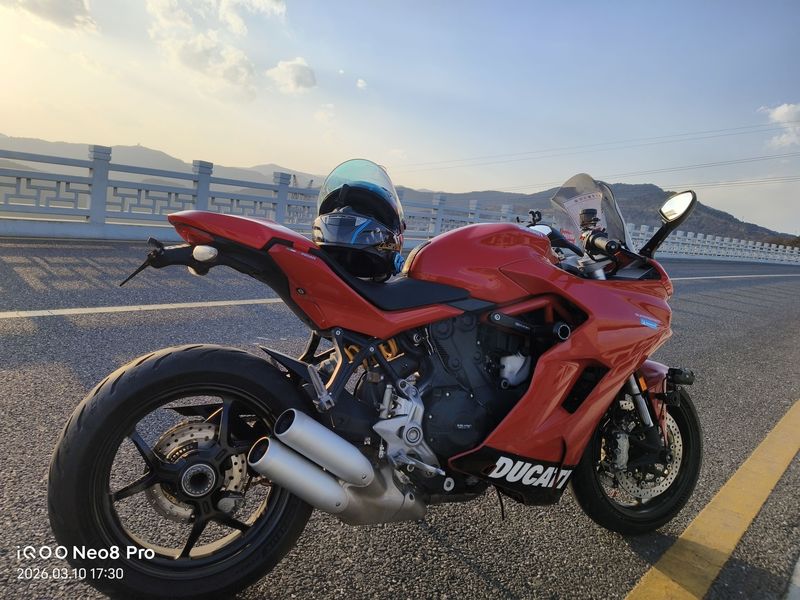 杜卡迪 SuperSport