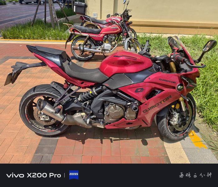 QJMOTOR 赛600