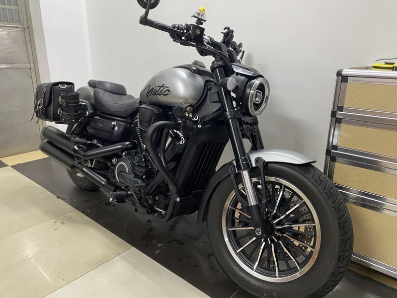 QJMOTOR 闪600