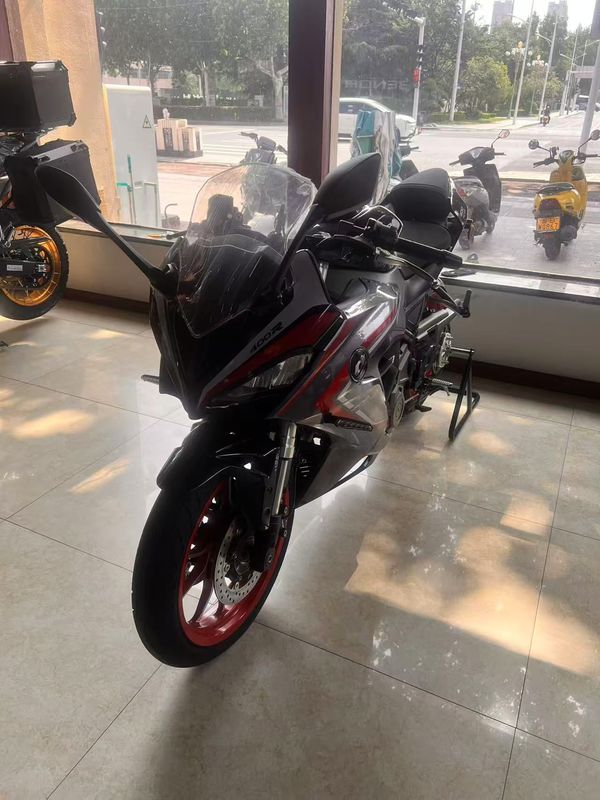 QJMOTOR 赛400