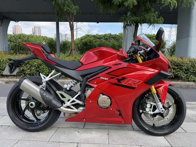 张雪机车 500RR