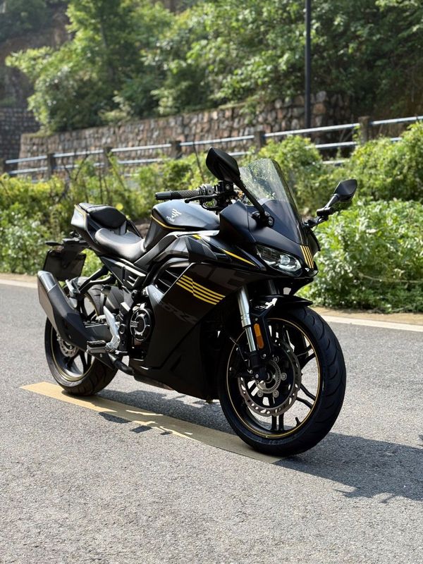 无极 250RR