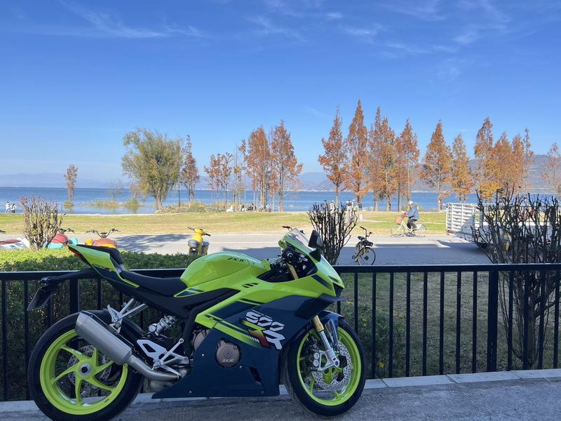 张雪机车 500RR