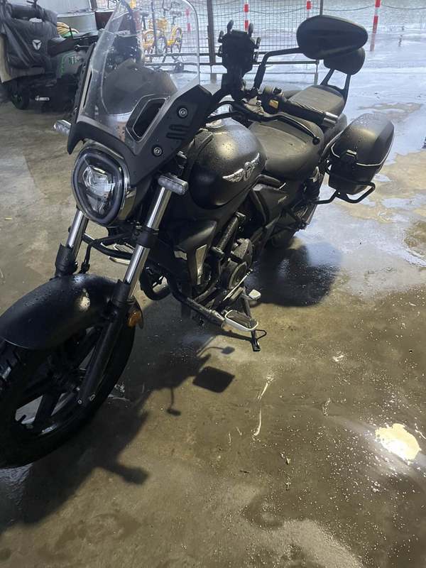 豪爵 TR300
