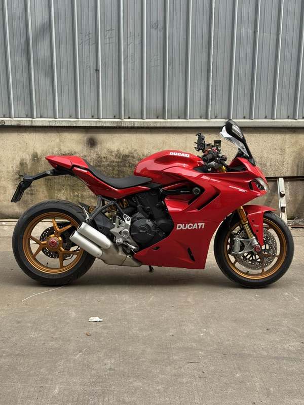杜卡迪 SuperSport