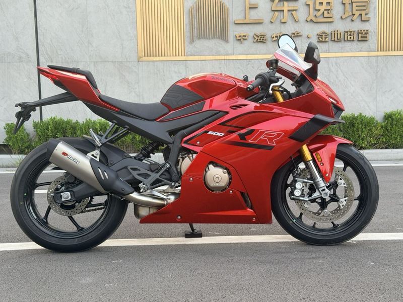 张雪机车 500RR