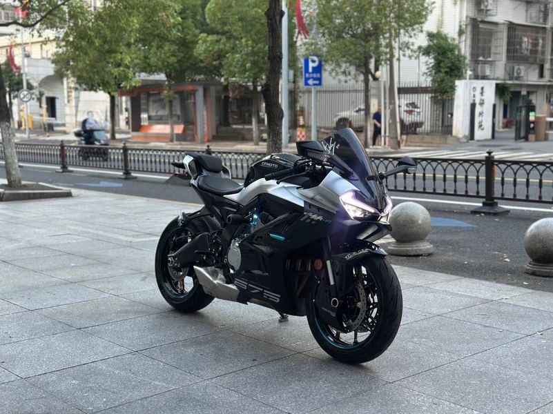 春风 675SR