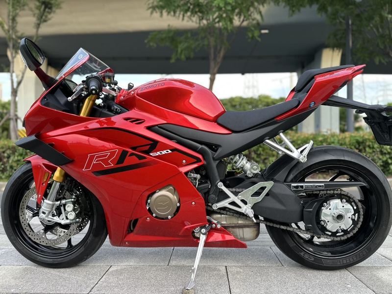 张雪机车 500RR