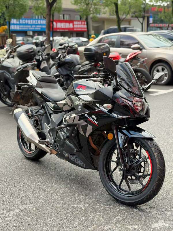 豪爵铃木 GSX250R