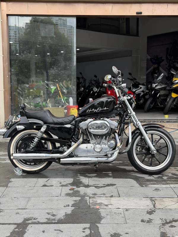 哈雷戴维森 883L SuperLow