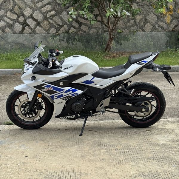 豪爵铃木 GSX250R