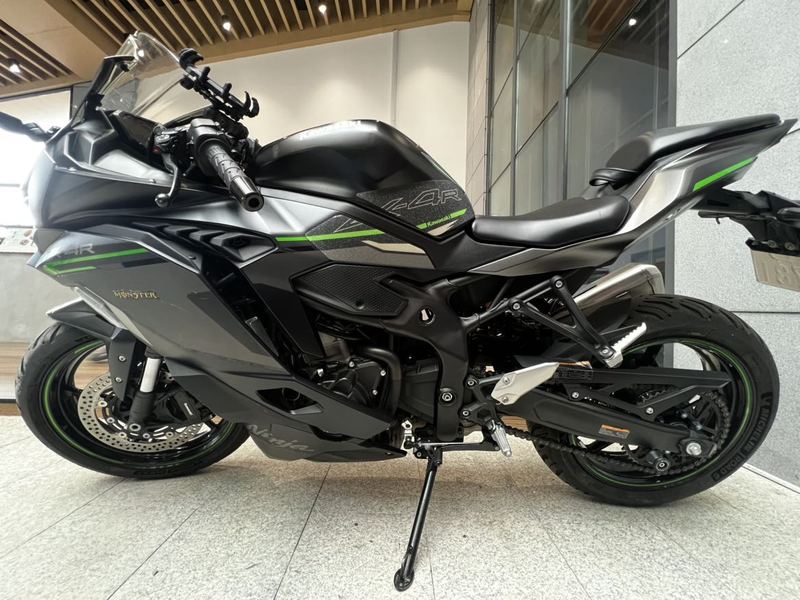 川崎 ZX-4R