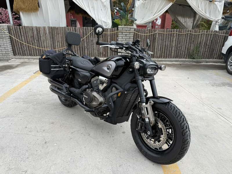 QJMOTOR 闪600