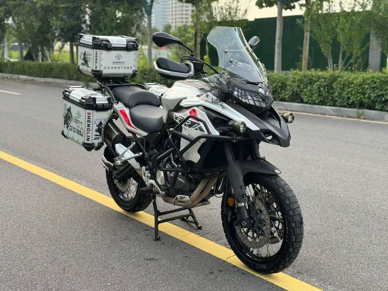 贝纳利 金鹏 TRK502