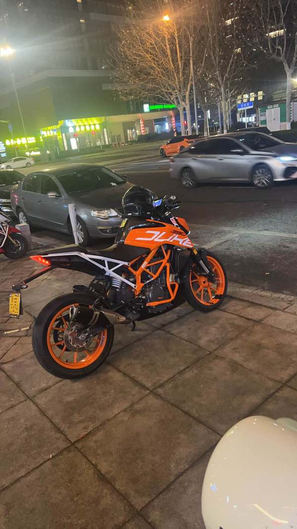 KTMR2R 390 Duke