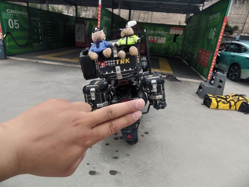 贝纳利 TRK702
