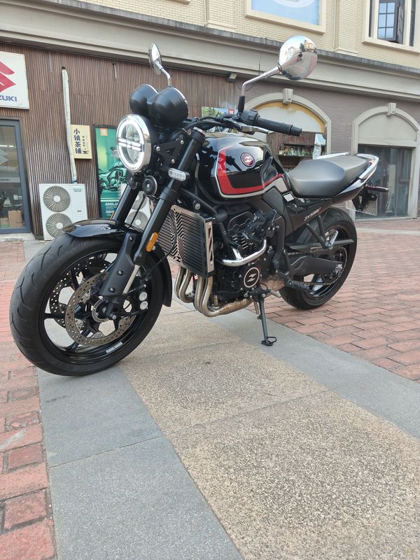 张雪机车 500F