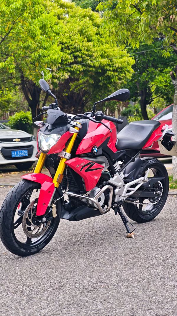 宝马 G 310 R