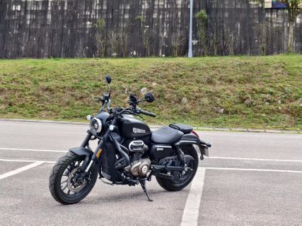 QJMOTOR 闪250