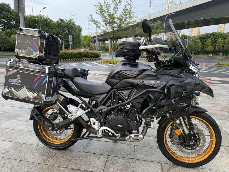 贝纳利 金鹏 TRK502