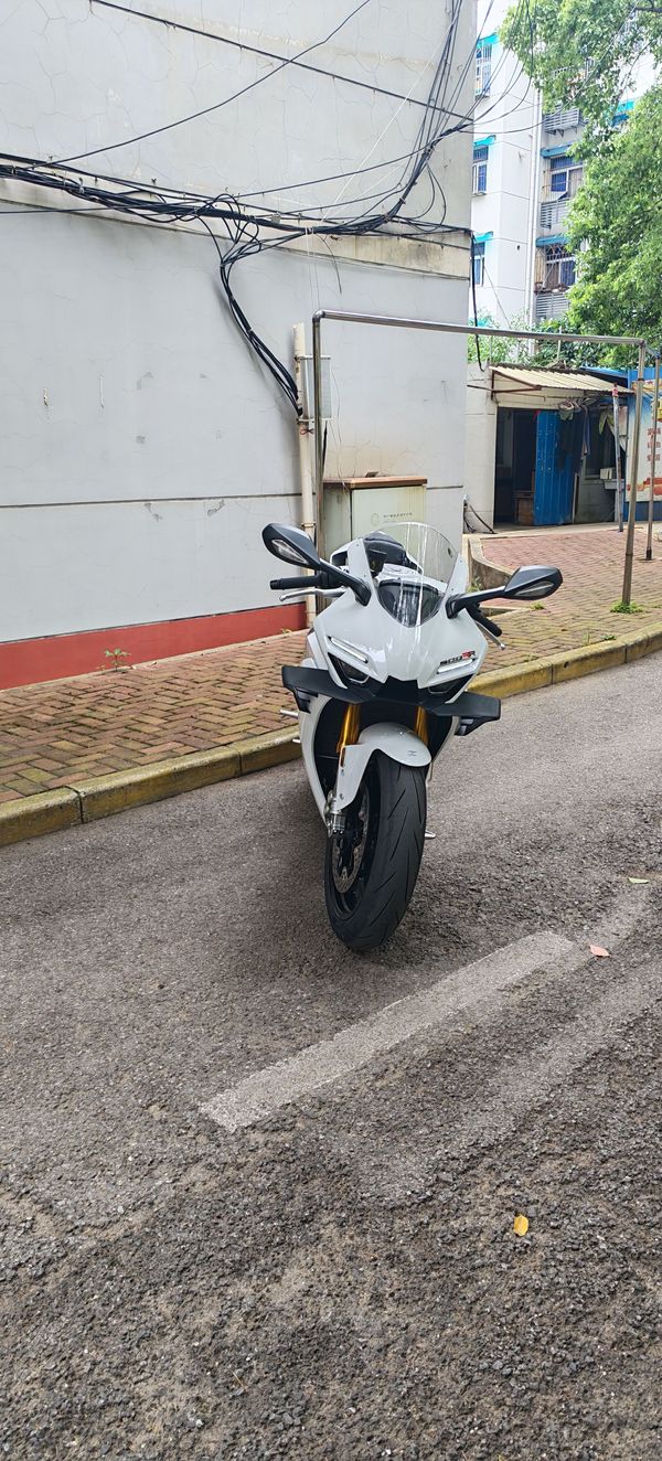 张雪机车 500RR