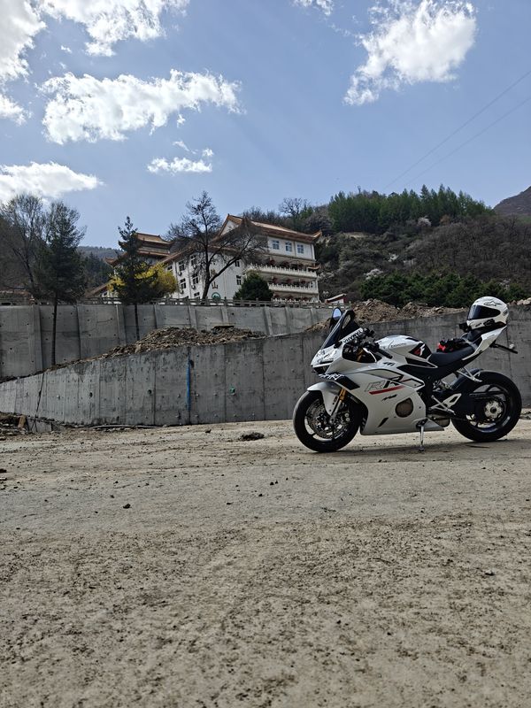 张雪机车 500RR