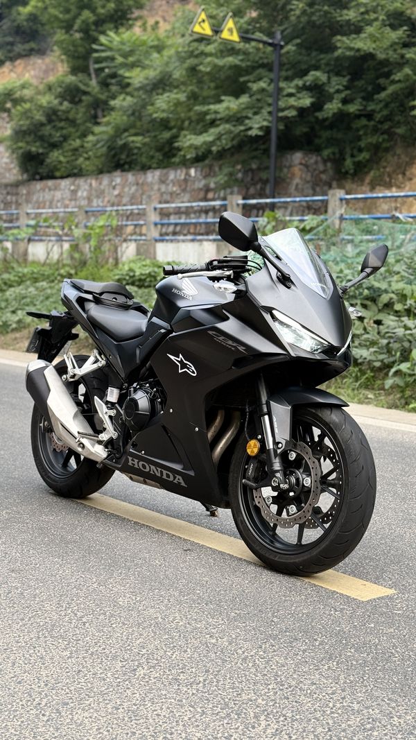 本田WING CBR400R