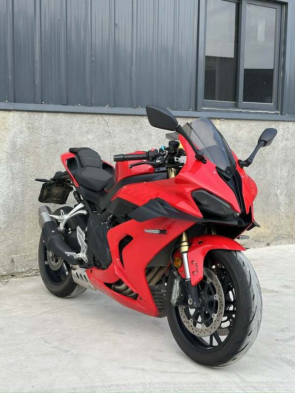 QJMOTOR 赛800