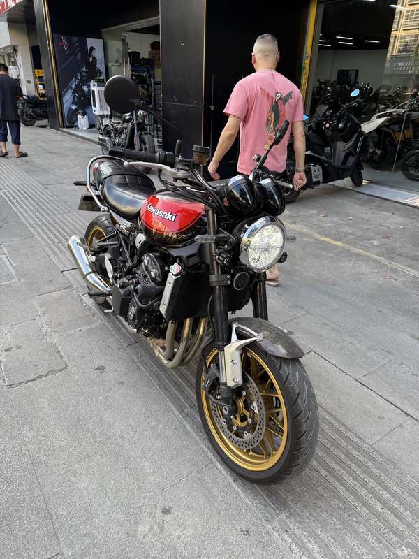 川崎 Z900RS