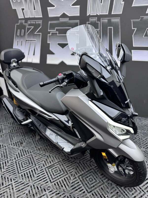 本田WING NSS350