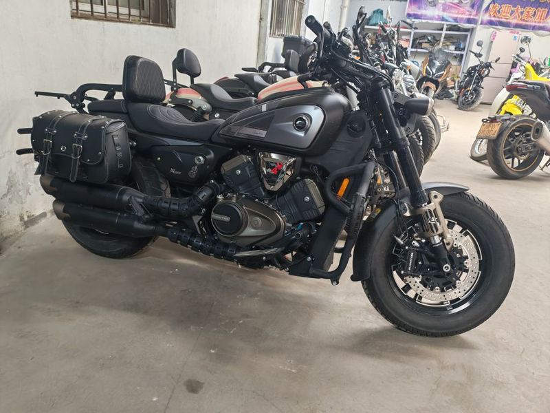 QJMOTOR 闪600