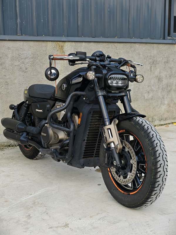 QJMOTOR 闪600