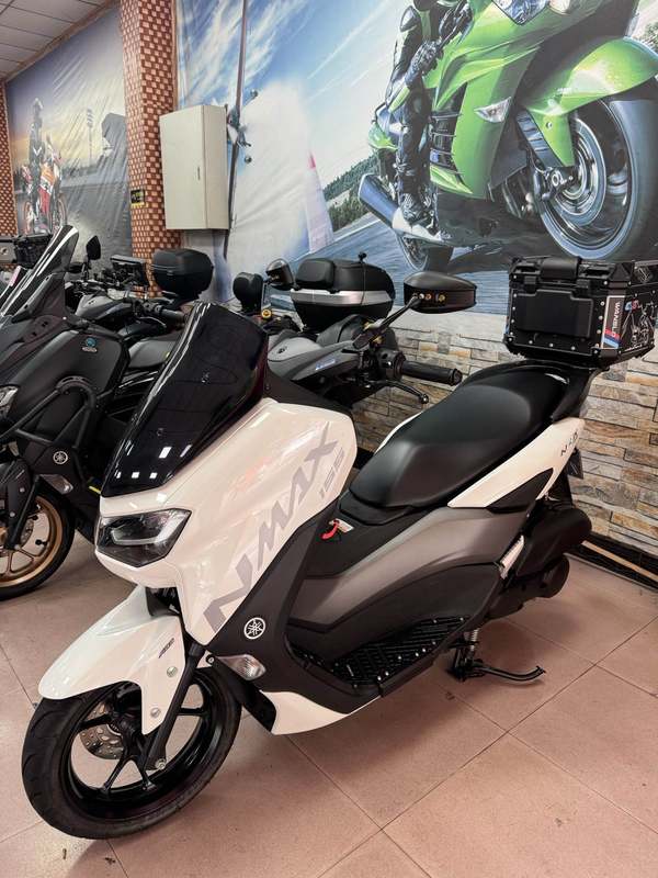 雅马哈 NMAX