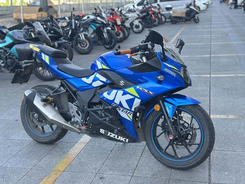 豪爵铃木 GSX250R