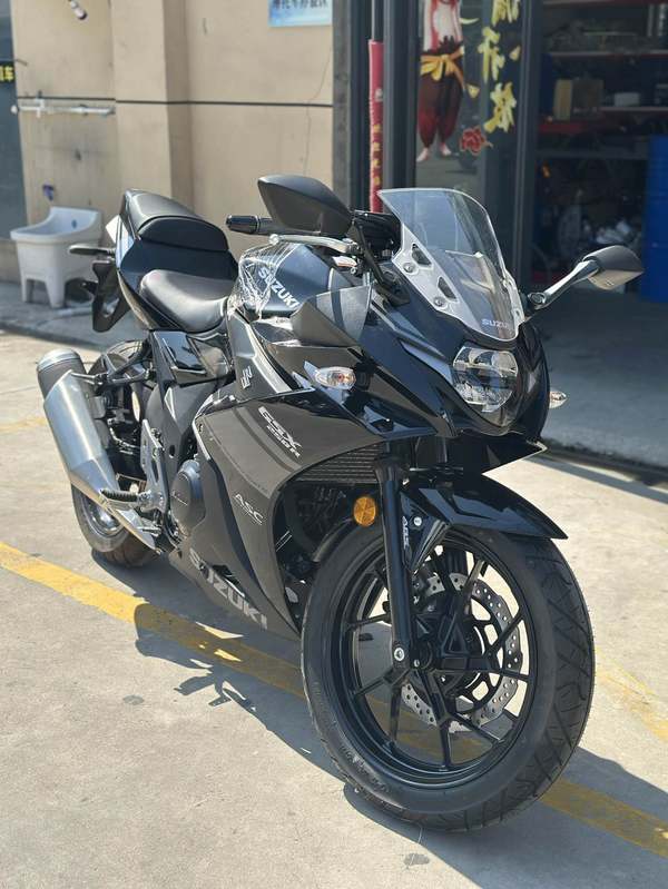 豪爵铃木 GSX250R