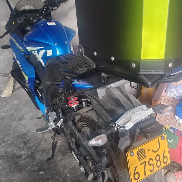 济南铃木 极客飒 Gixxer 155