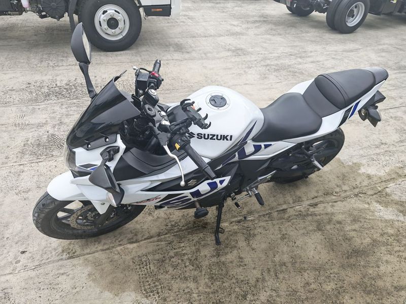 豪爵铃木 GSX250R