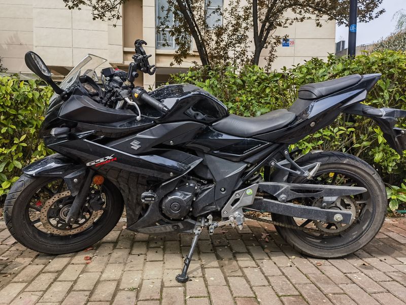 豪爵铃木 GSX250R