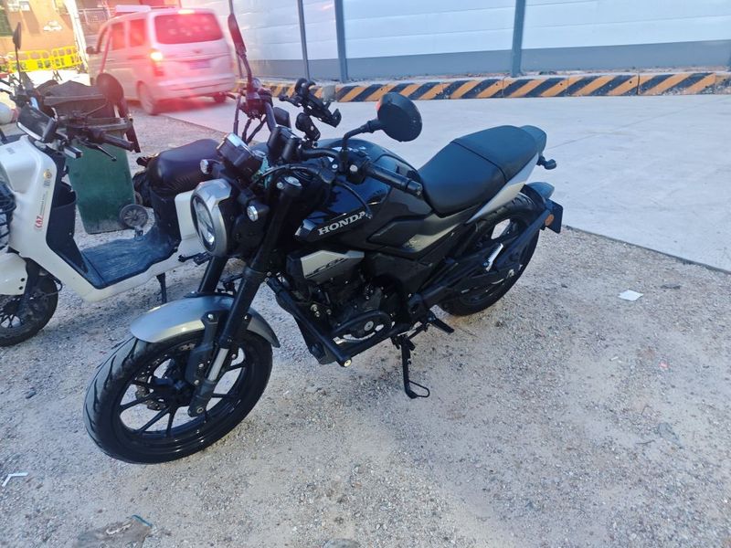 新大洲本田 CB190TR