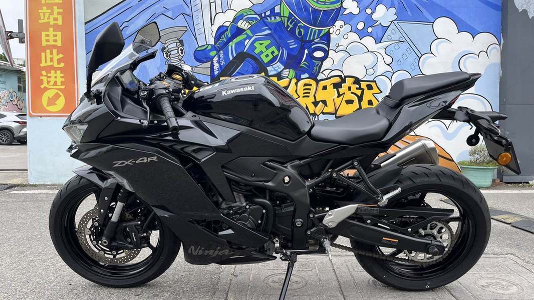川崎 ZX-4R