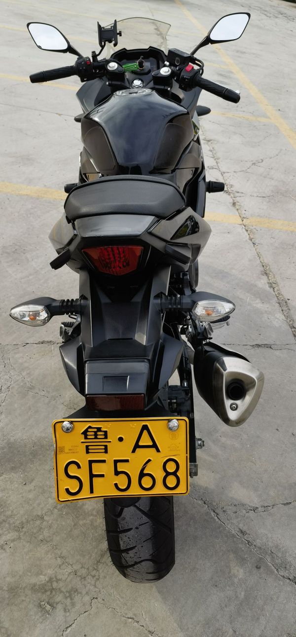 豪爵铃木 GSX250R