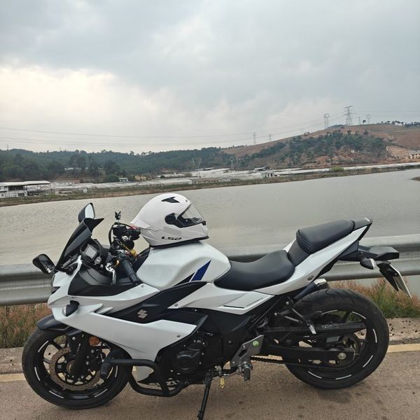 豪爵铃木 GSX250R