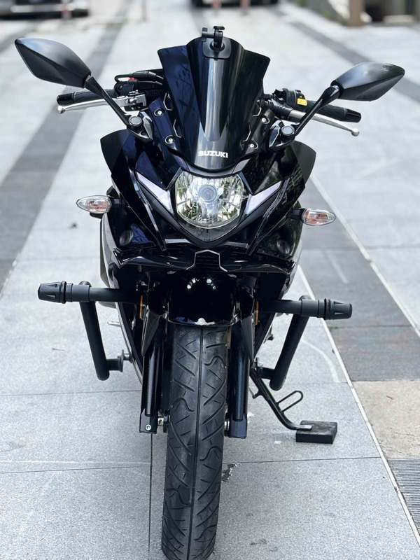 豪爵铃木 GSX250R