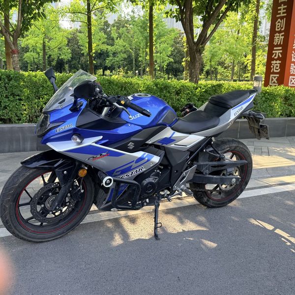 豪爵铃木 GSX250R