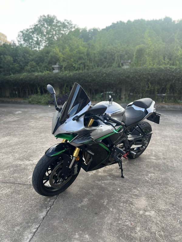 QJMOTOR 赛600