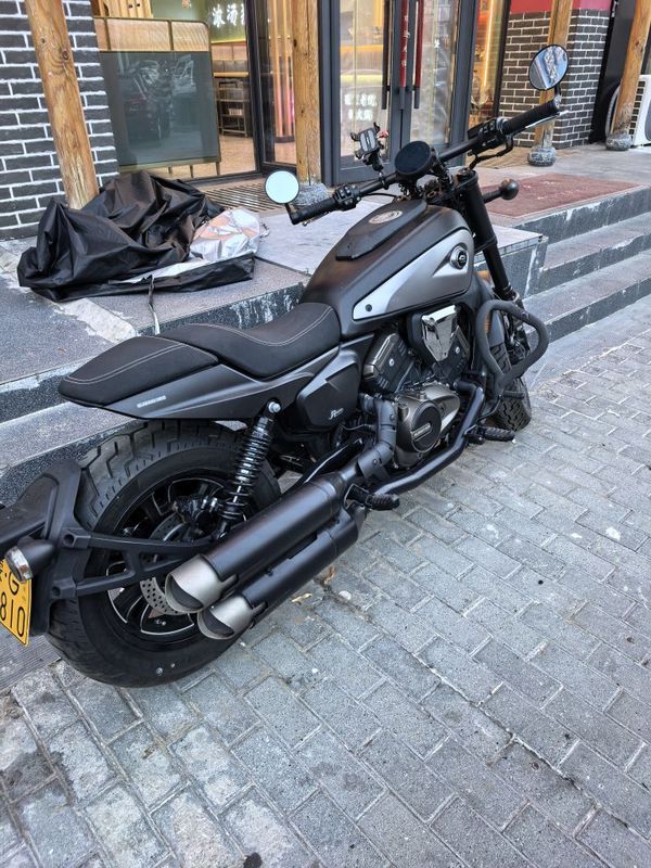 QJMOTOR 闪600