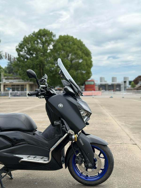 雅马哈 XMAX