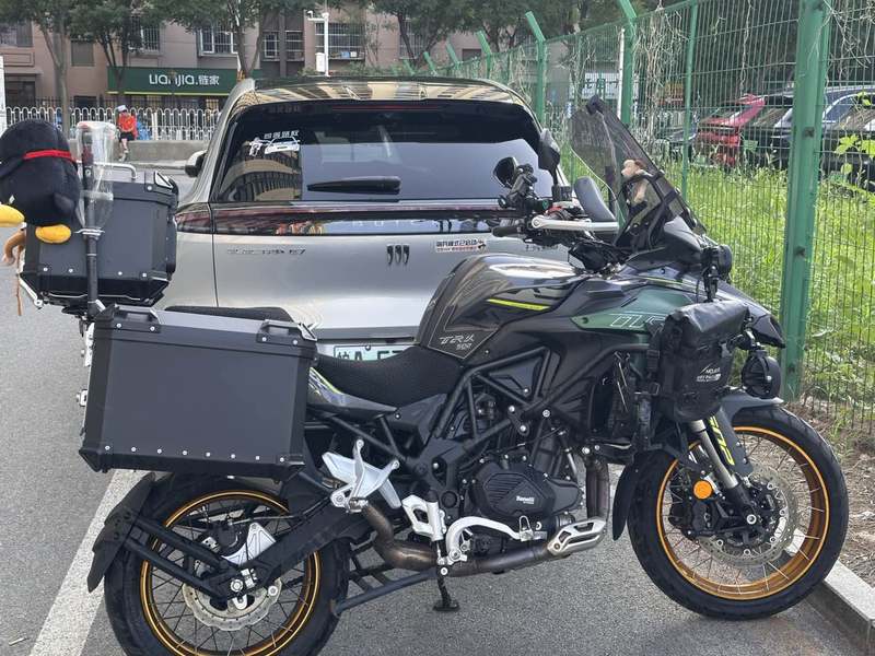 贝纳利 金鹏 TRK502